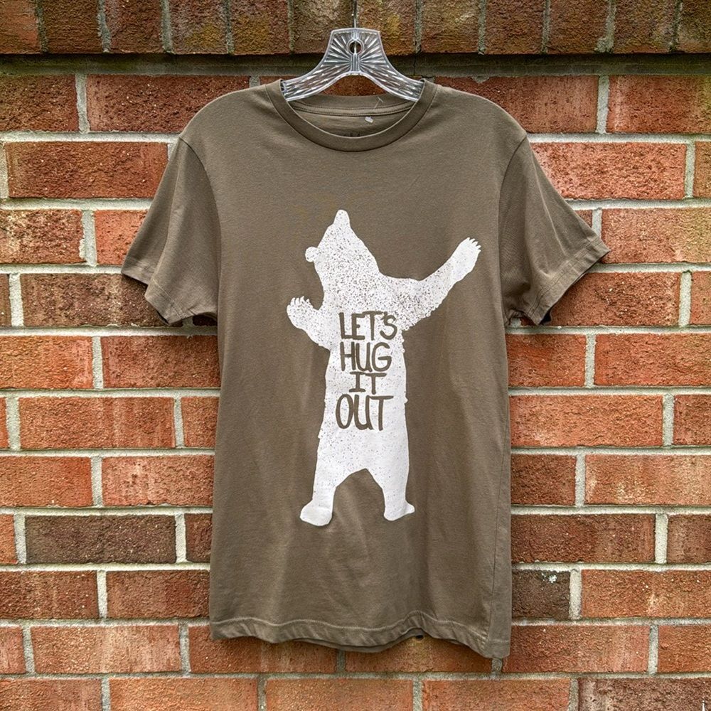 Ocean Current T-Shirt Let’s Hug It Out Bear sz Small
